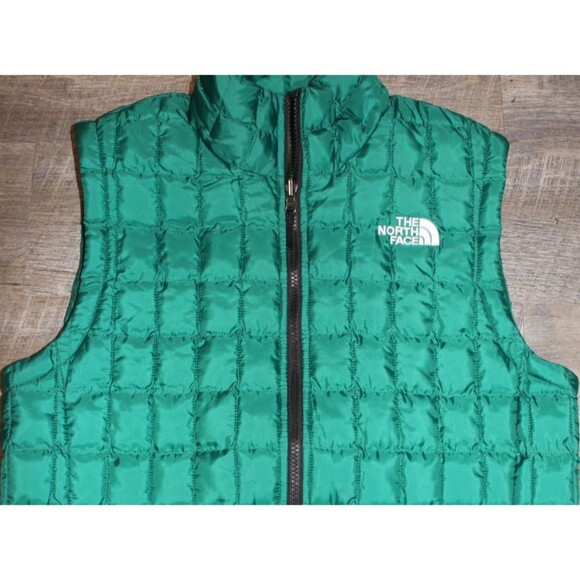 The‎ North Face Men Quilted T-Ball Eco Vest GREEN NWT - Picture 2 of 4